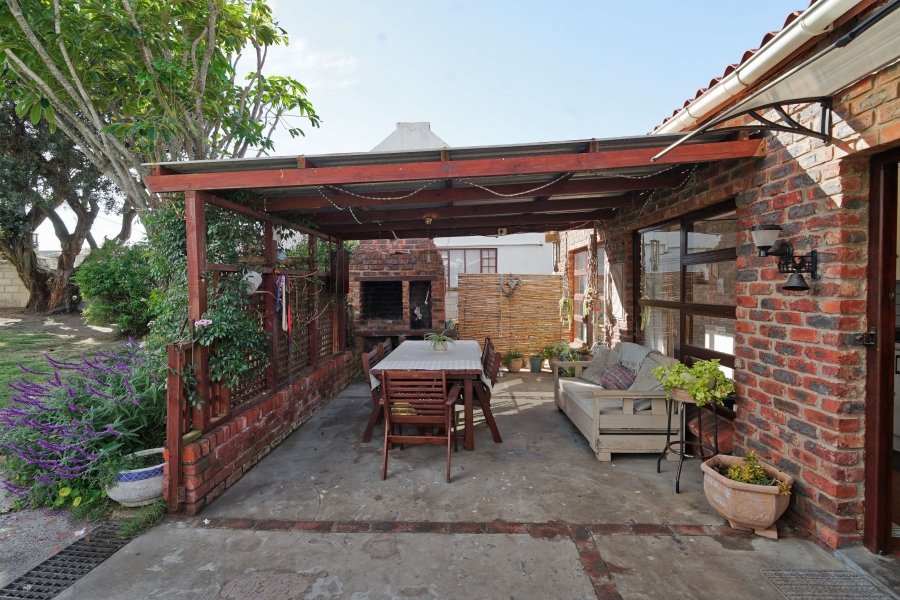 3 Bedroom Property for Sale in Winterstrand Eastern Cape